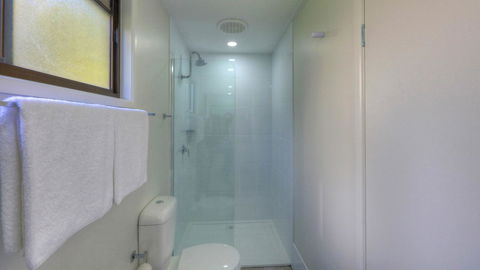 Alex Beach Cabins And Tourist Park - Australian Directory 28