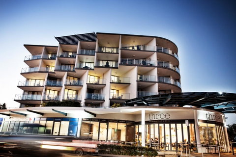 Ocean Views Resort Caloundra - Australian Directory 1