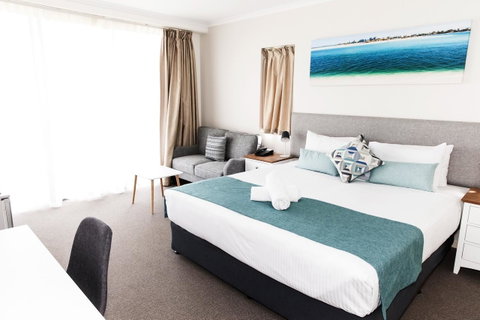 Ocean Views Resort Caloundra - Australian Directory 25