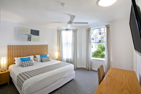 Emerald Noosa - Australian Directory 21