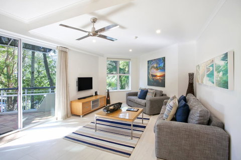 Emerald Noosa - Australian Directory 24