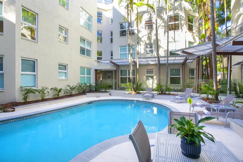 Emerald Noosa - Australian Directory 3