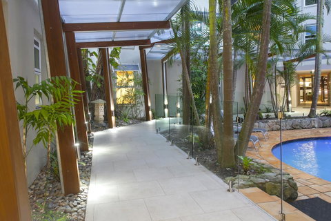 Emerald Noosa - Australian Directory 30