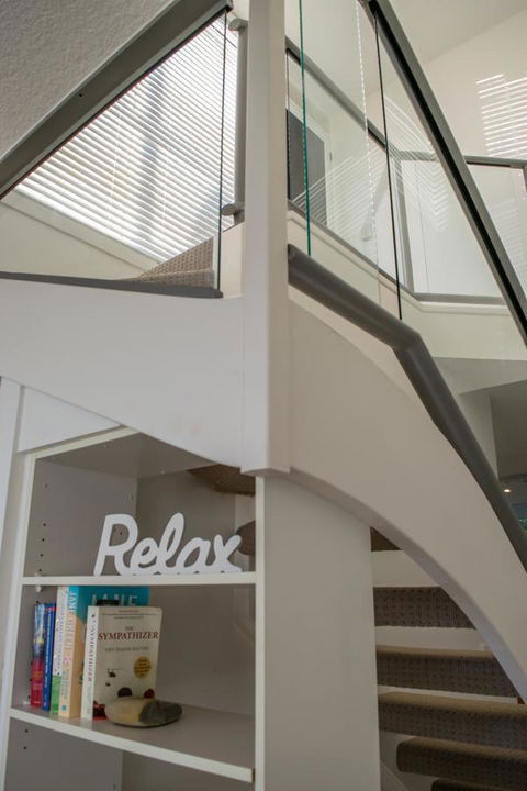 Noosa Hill Resort - Australian Directory 36