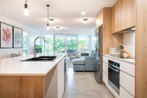 Noosa Hill Resort - Australian Directory 28