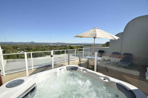 Noosa Hill Resort - Australian Directory 1