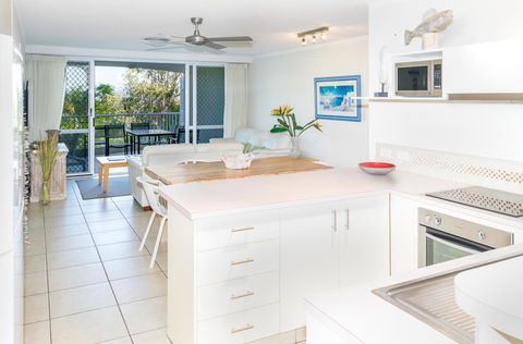 Noosa Hill Resort - Australian Directory 35