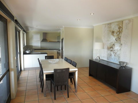 Myuna Holiday Apartments - Australian Directory 32