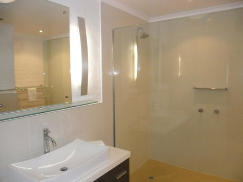 Myuna Holiday Apartments - Australian Directory 42