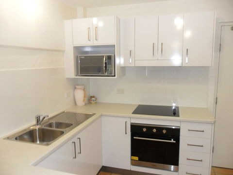 Myuna Holiday Apartments - Australian Directory 18