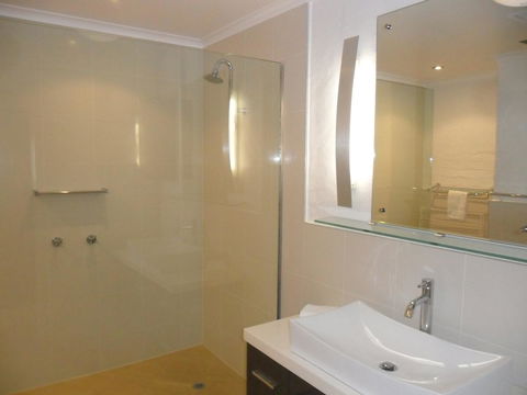 Myuna Holiday Apartments - Australian Directory 38