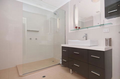 Myuna Holiday Apartments - Australian Directory 20