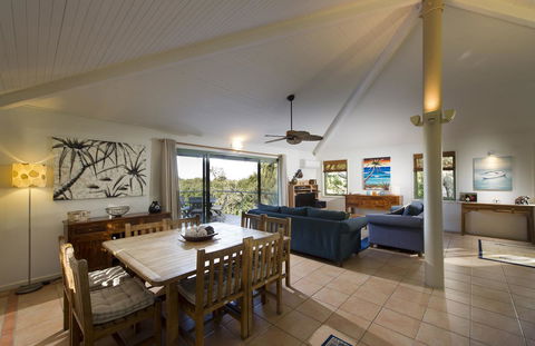 The Retreat Beach Houses - Australian Directory 4