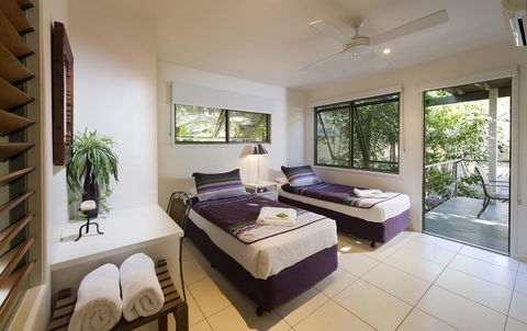The Retreat Beach Houses - Australian Directory 16