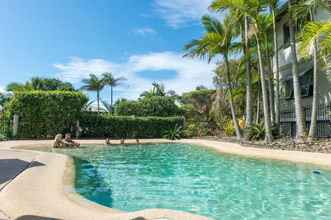 The Retreat Beach Houses - Australian Directory 2