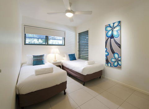 The Retreat Beach Houses - Australian Directory 12