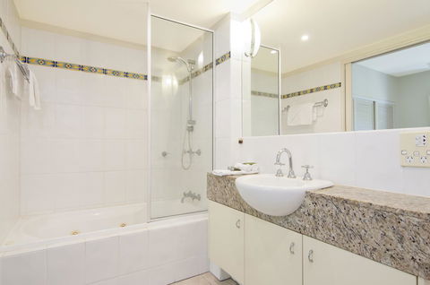 Mowbray By The Sea - Australian Directory 26