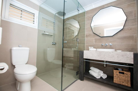 Mercure Clear Mountain Lodge - Australian Directory 9