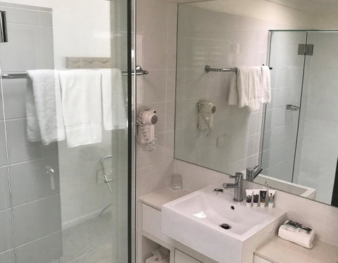Mercure Clear Mountain Lodge - Australian Directory 4