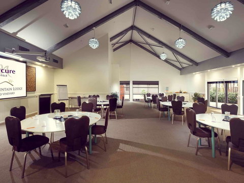 Mercure Clear Mountain Lodge - Australian Directory 27
