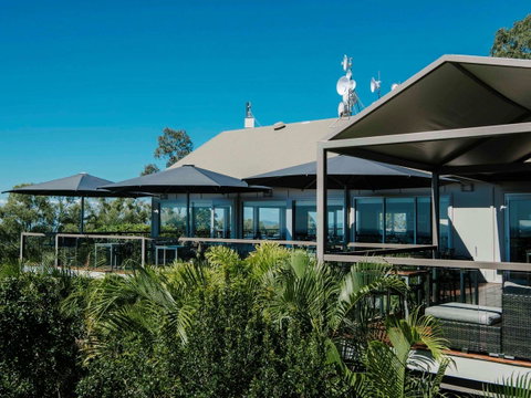 Mercure Clear Mountain Lodge - Australian Directory 36