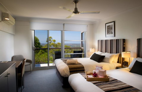 Mercure Clear Mountain Lodge - Australian Directory 5
