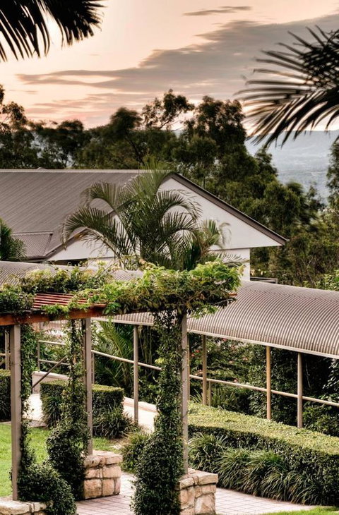 Mercure Clear Mountain Lodge - Australian Directory 25