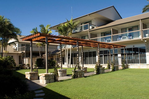 Mercure Clear Mountain Lodge - Australian Directory 16