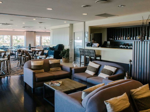 Mercure Clear Mountain Lodge - Australian Directory 34
