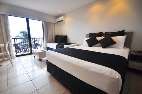 Aquarius On The Beach - Australian Directory 7