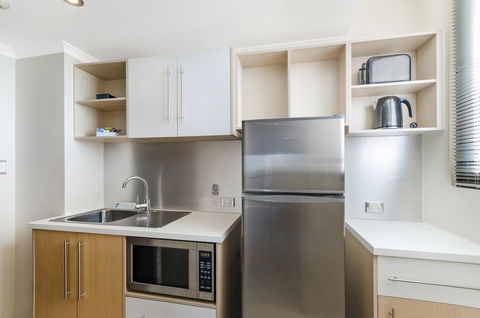 Aquarius On The Beach - Australian Directory 19