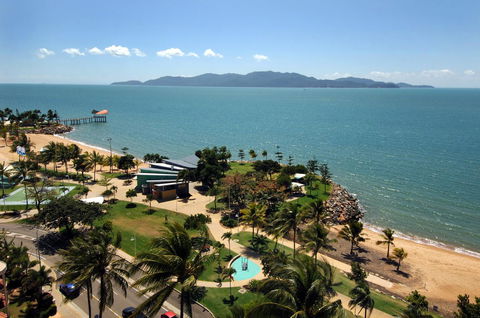 Aquarius On The Beach - Australian Directory 17