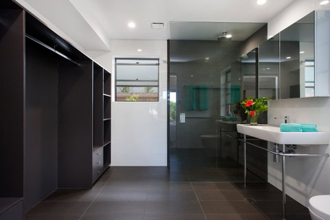 Jolly Roger's Beach House - Australian Directory 7