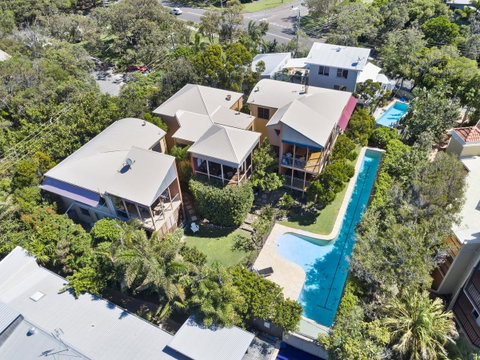 Jolly Roger's Beach House - Australian Directory 13