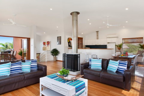 Jolly Roger's Beach House - Australian Directory 2