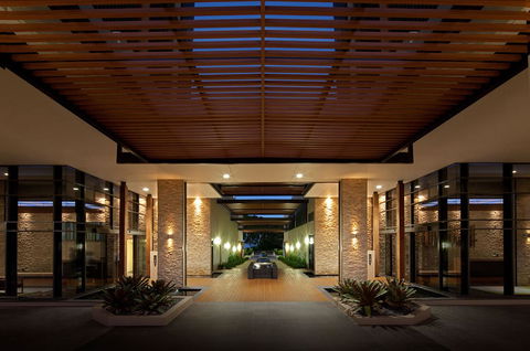 Oaks Redcliffe Mon Komo Suites - Australian Directory 14