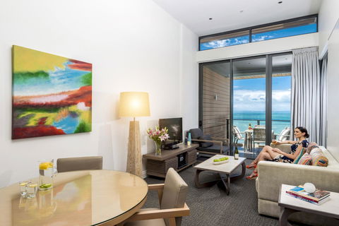 Oaks Redcliffe Mon Komo Suites - Australian Directory 19