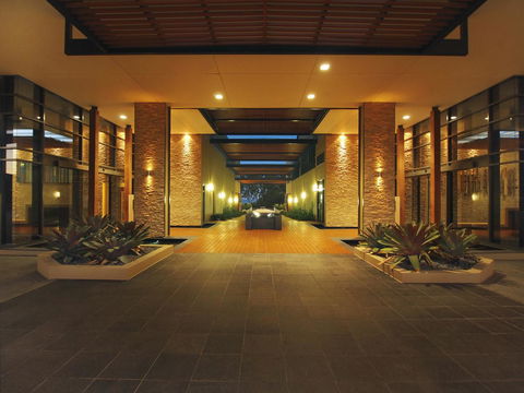 Oaks Redcliffe Mon Komo Suites - Australian Directory 15