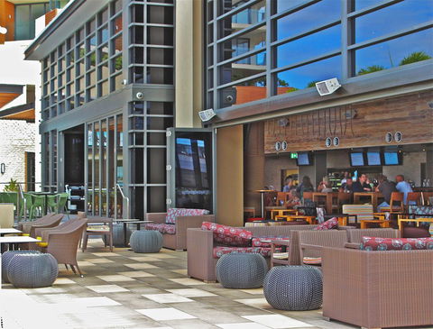 Oaks Redcliffe Mon Komo Suites - Australian Directory 0
