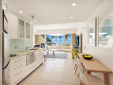 Netanya Noosa Beachfront Resort - Australian Directory 22