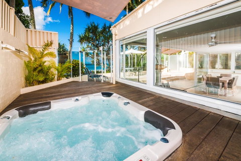 Netanya Noosa Beachfront Resort - Australian Directory 28