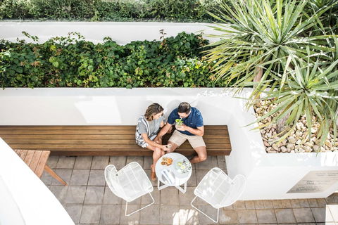 Tingirana Noosa - Australian Directory 31