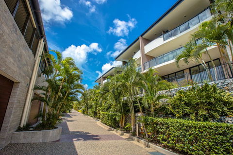 Mirage Whitsundays - Australian Directory 38