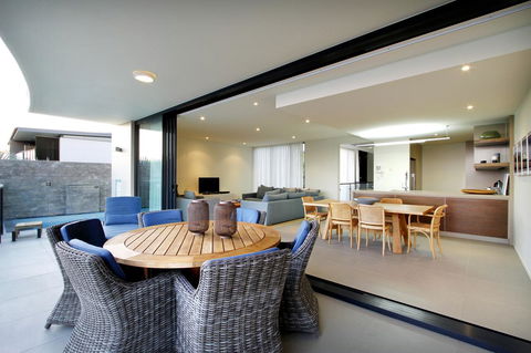 Mirage Whitsundays - Australian Directory 25