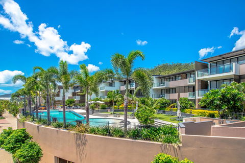 Mirage Whitsundays - Australian Directory 32