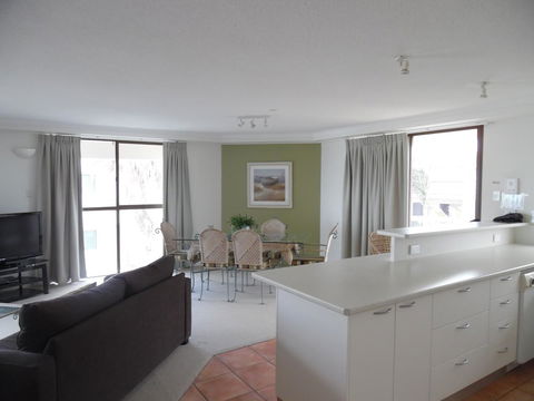 Coolum Caprice - Australian Directory 14