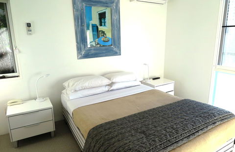 The Hastings Beach Houses - Australian Directory 34