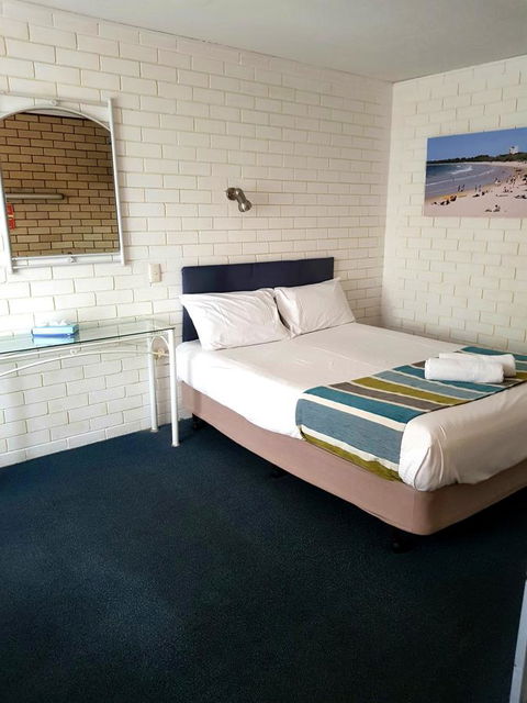 Twin Pines Motel - Australian Directory 6