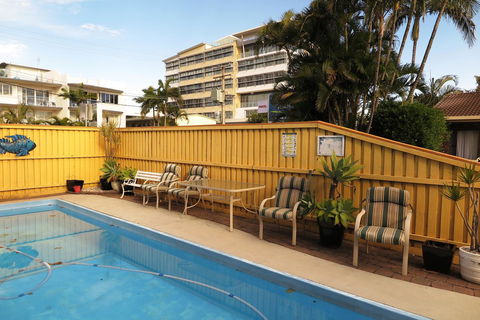 Twin Pines Motel - Australian Directory 23