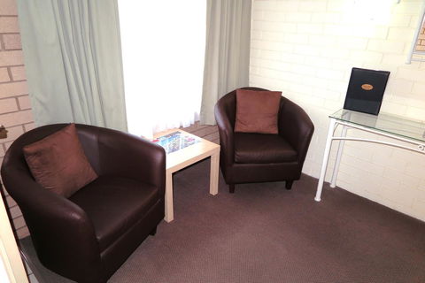 Twin Pines Motel - Australian Directory 24